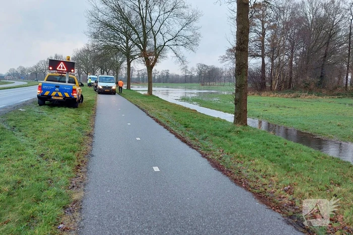 Weiland onder water door geknapte transportwaterleiding