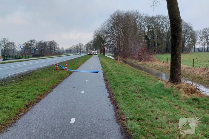 Weiland onder water door geknapte transportwaterleiding