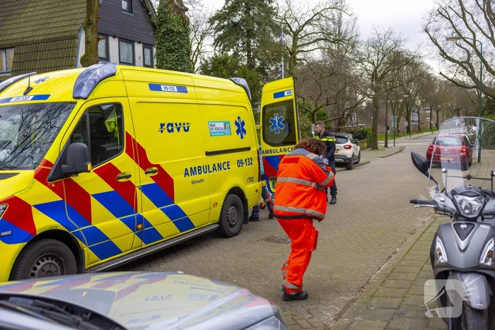Traumahelikopter trekt veel bekijks met landing op voetbalveld