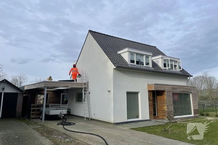 Veel rook bij brand op zolder van woning