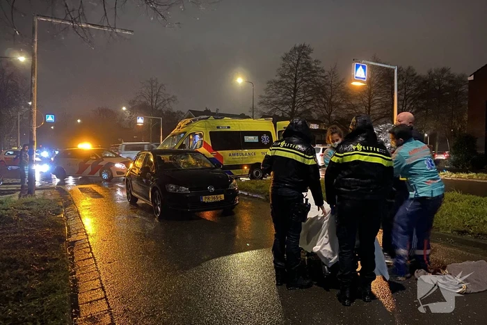 Voetganger geschept op zebrapad