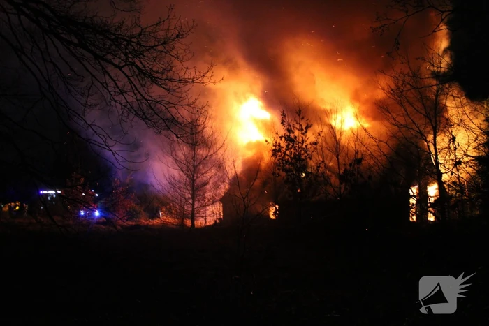 Veel rookontwikkeling bij uitslaande brand