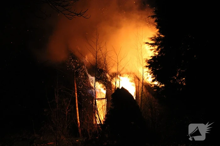 Veel rookontwikkeling bij uitslaande brand