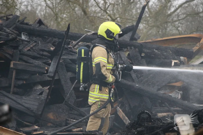 Grote brand verwoest schuur