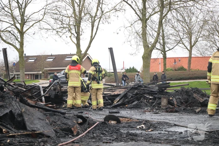 Grote brand verwoest schuur