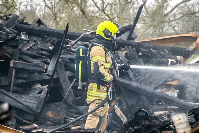 Grote brand verwoest schuur