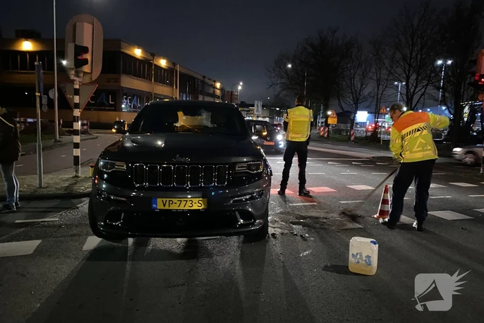 Scooter flink beschadigd na botsing met Jeep