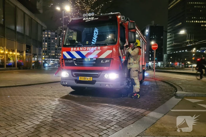 Bord dreigt op weg te vallen