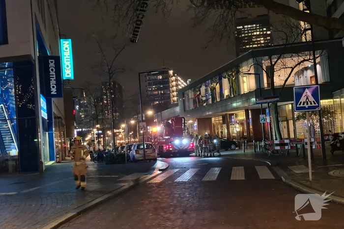 Bord dreigt op weg te vallen