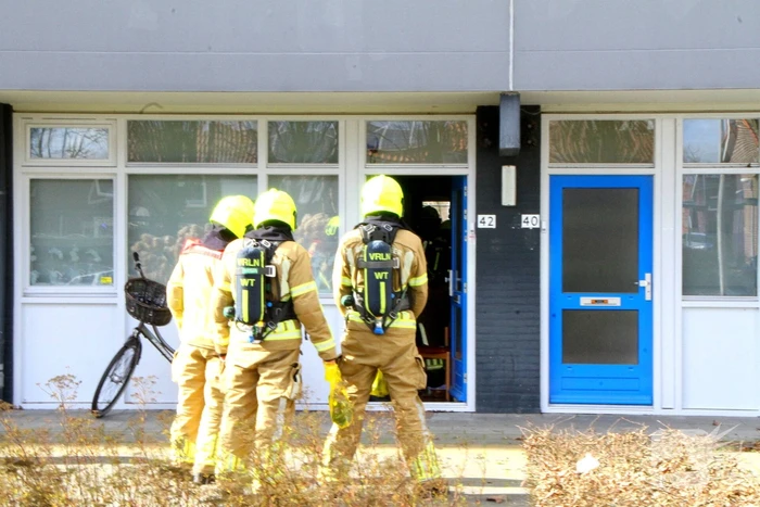 Brandweer doet onderzoek in woning