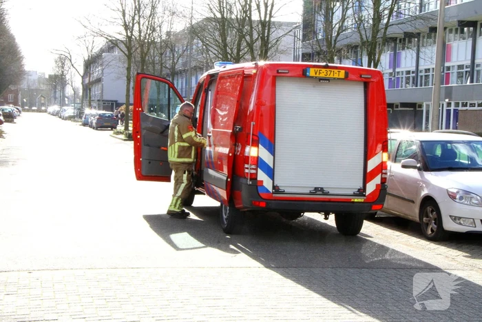 Brandweer doet onderzoek in woning