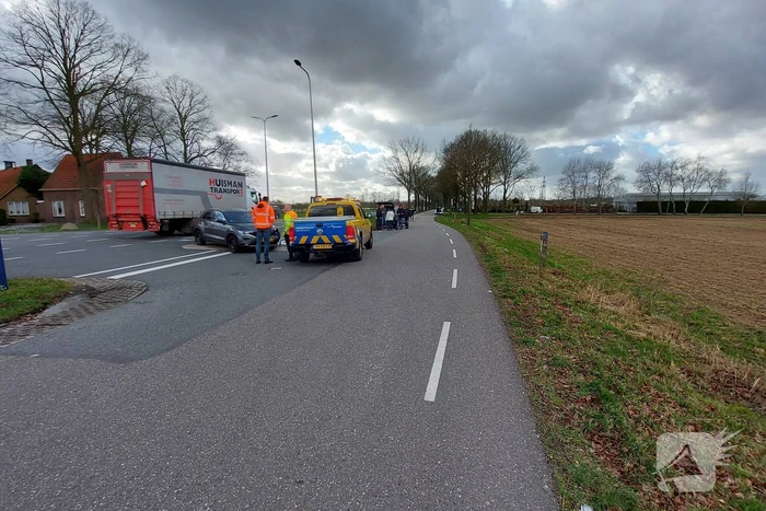 Flinke schade vij verkeersongeval op kruising