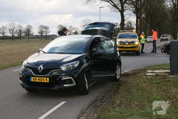 Flinke schade vij verkeersongeval op kruising