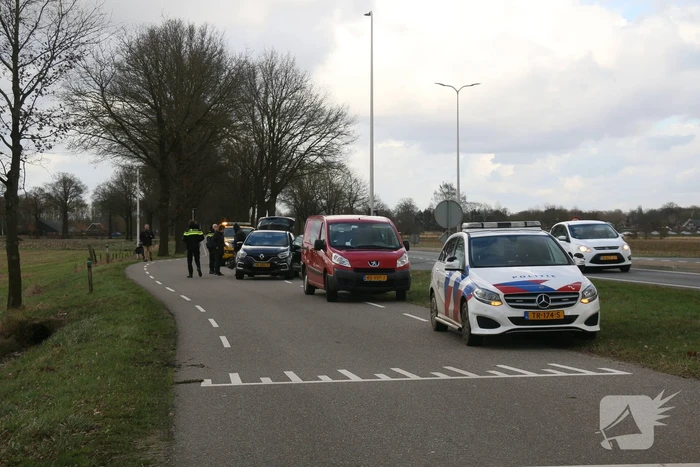 Flinke schade vij verkeersongeval op kruising