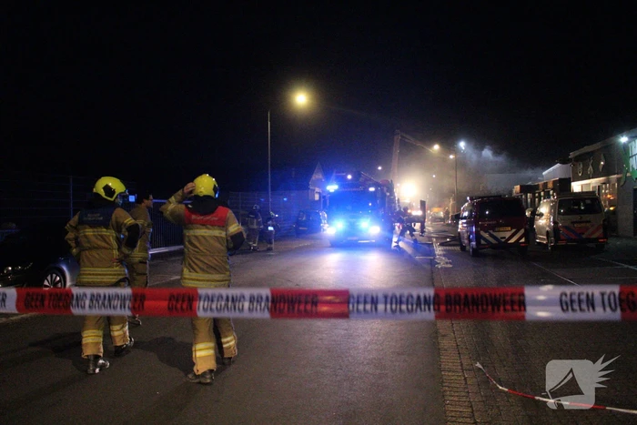 Grote brand in bedrijfspand