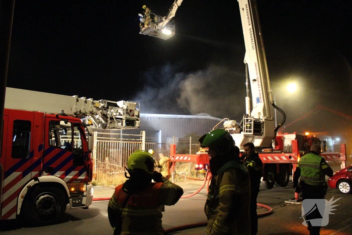 Grote brand in bedrijfspand