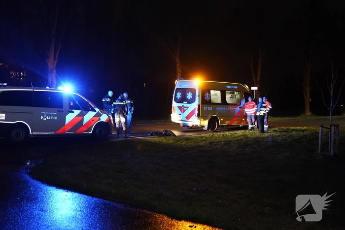 Auto gaat kopje onder