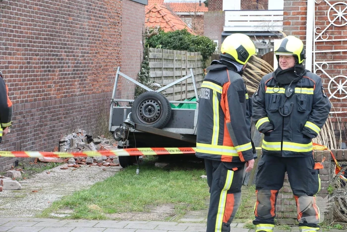 Deel van dak verwoest door wind