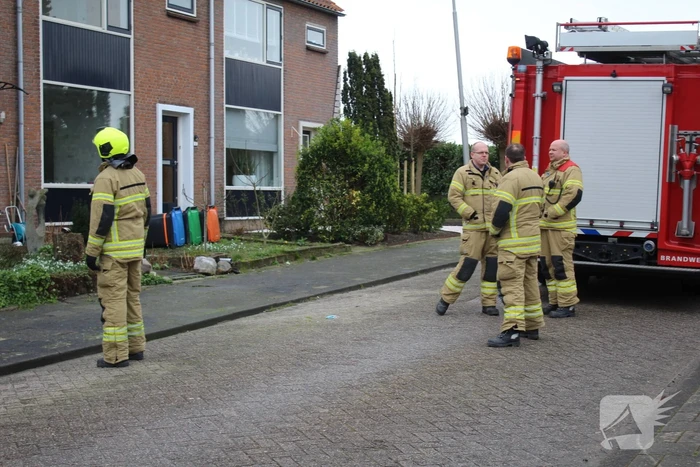 Brandweer stelt rolluik veilig