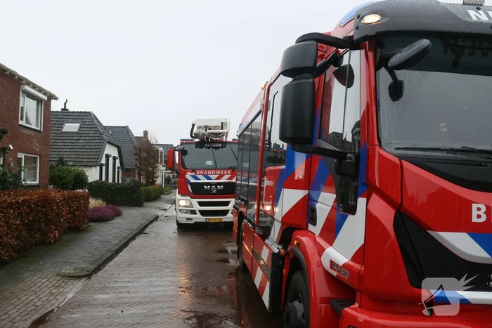 Overkapping van woning laat los door harde wind