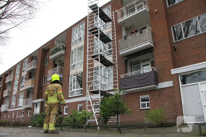 Brandweer breekt steiger af na harde wind