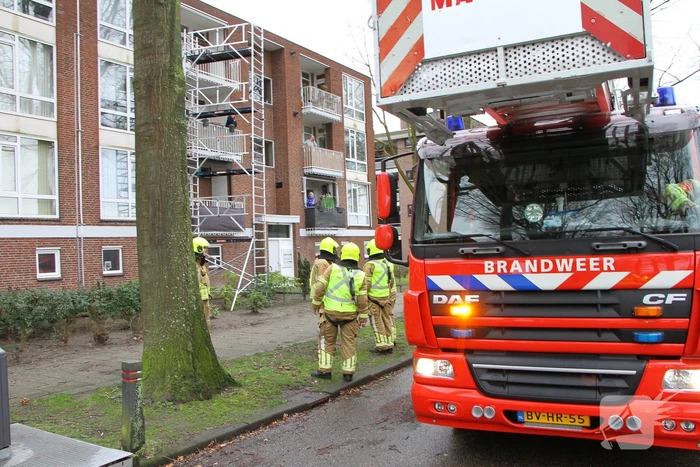 Brandweer breekt steiger af na harde wind