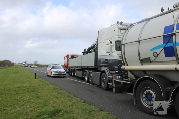 Schade aan bestelbus door harde wind