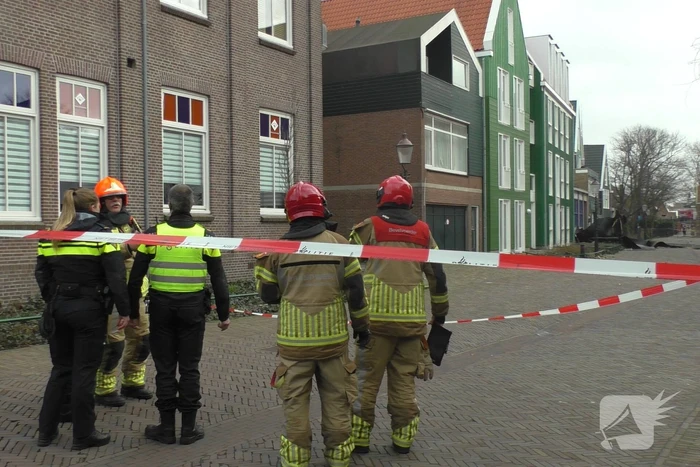 Losgewaaid dak raakte meerdere woningen