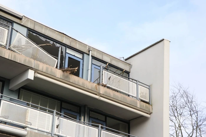 Veel schade aan flat door storm