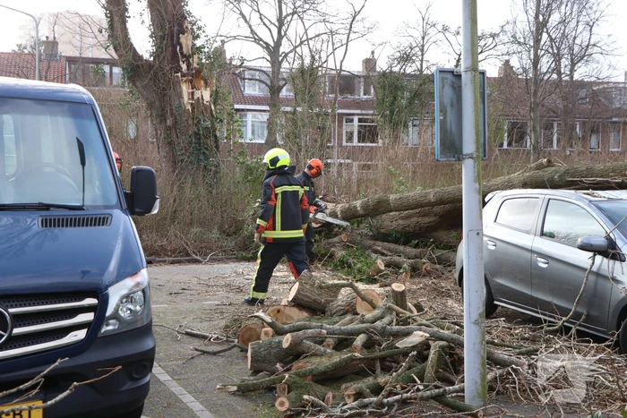 Veel schade aan flat door storm