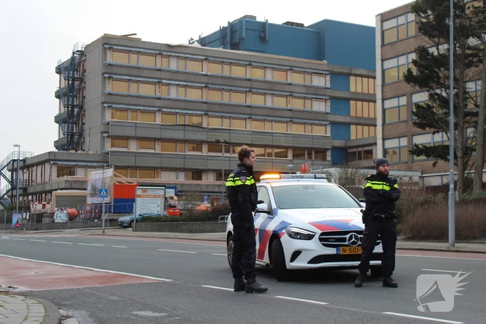 Dak waait los van ziekenhuis
