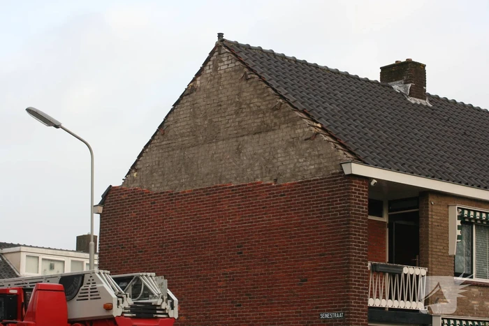 Gevel stort in door harde wind