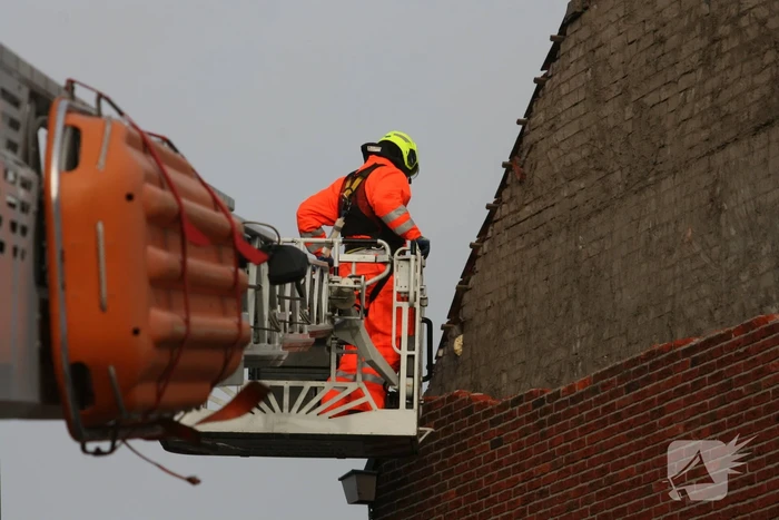 Gevel stort in door harde wind