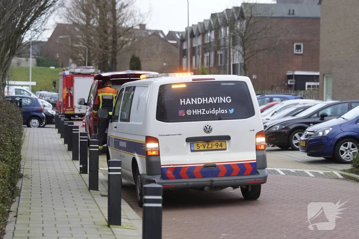 Dakbedekking belandt op voertuigen