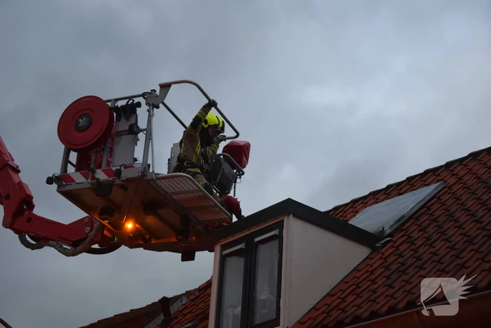 Dak waait van dakkapellen af