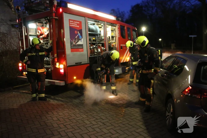 Brandweer blust schoorsteenbrand
