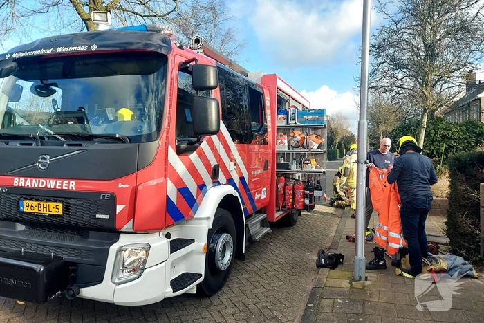 Omgewaaide boom verspert doorgang