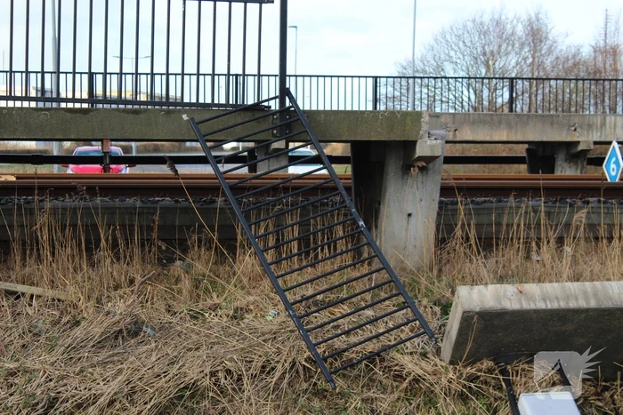 Treinperron deels ingestort