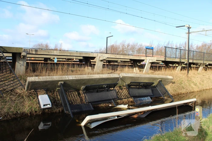 Treinperron deels ingestort