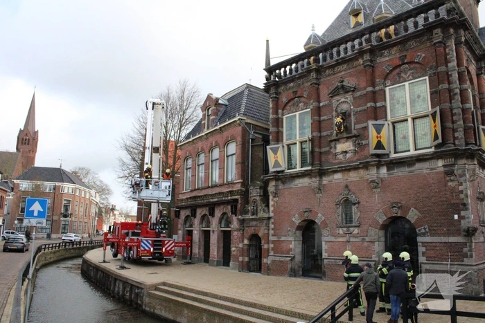 Stormschade aan pas verbouwd stadhuis