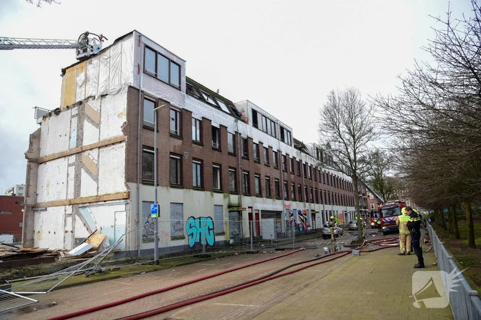 Flinke rookontwikkeling vanwege brand in slooppand