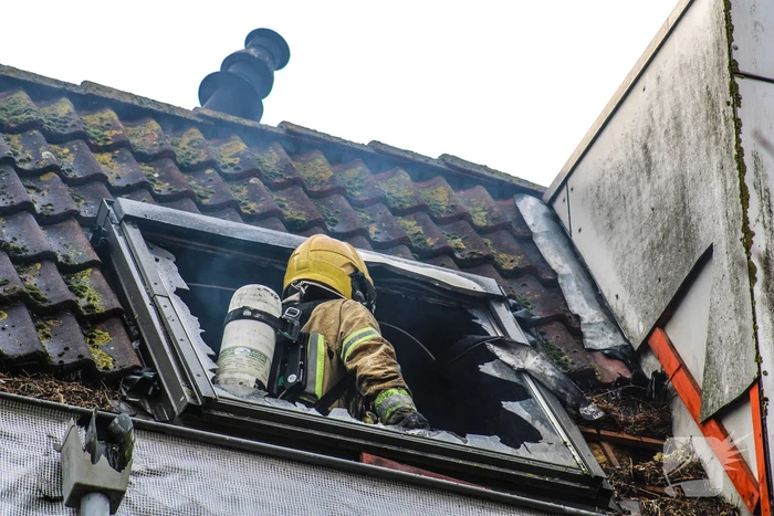 Flinke rookontwikkeling vanwege brand in slooppand