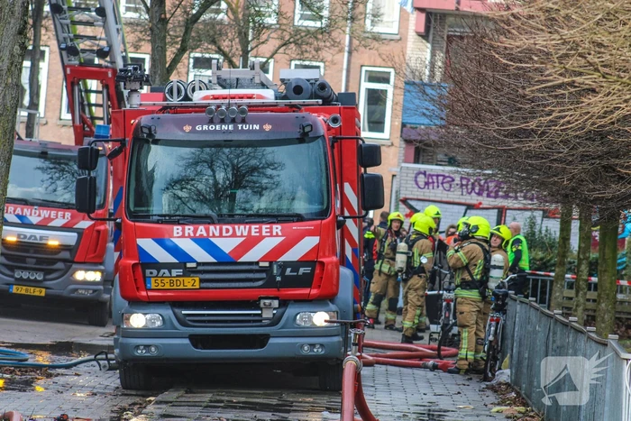 Flinke rookontwikkeling vanwege brand in slooppand