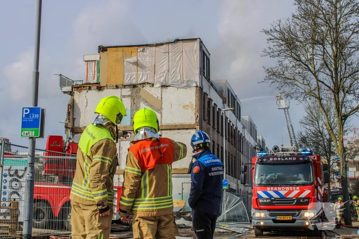Flinke rookontwikkeling vanwege brand in slooppand