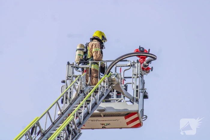 Flinke rookontwikkeling vanwege brand in slooppand
