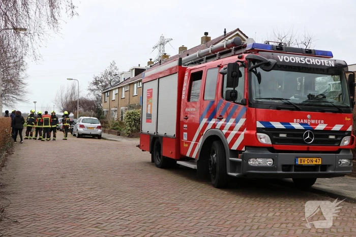 Dakbedekking van dakkapel waait los