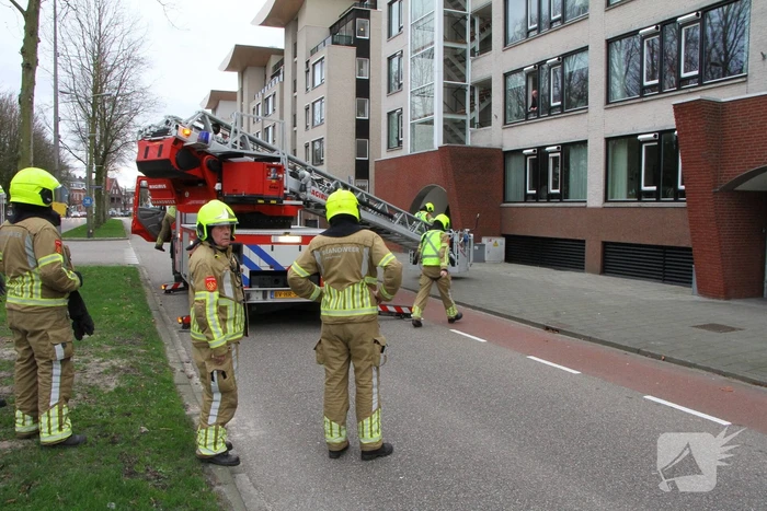 Dakbedekking flatgebouw los gewaaid