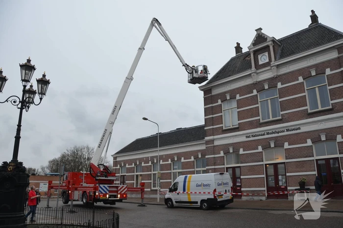 Stormschade aan treinstation