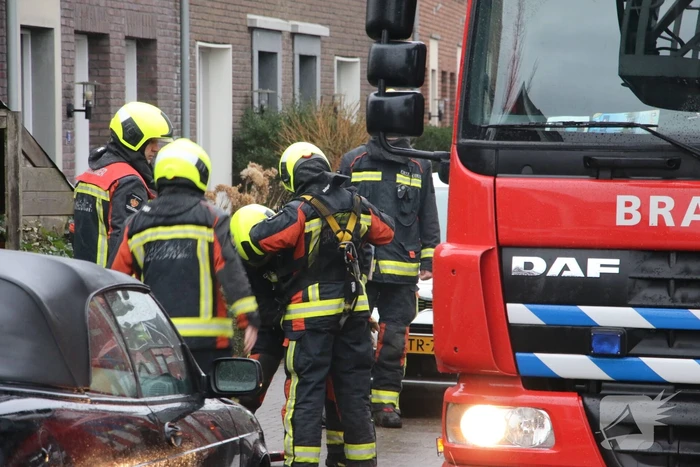 Dakbedekking van woning waait los