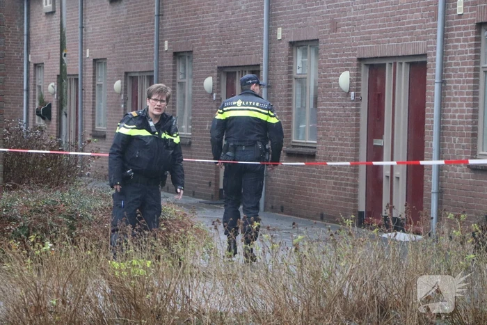 Woningen ontruimd nadat bomen dreigen om te waaien